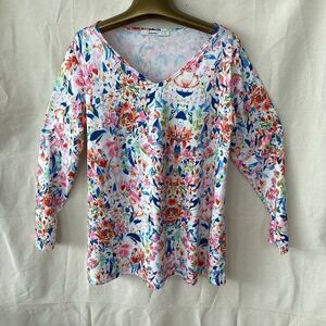 Sakurafina woman’s pull over top large